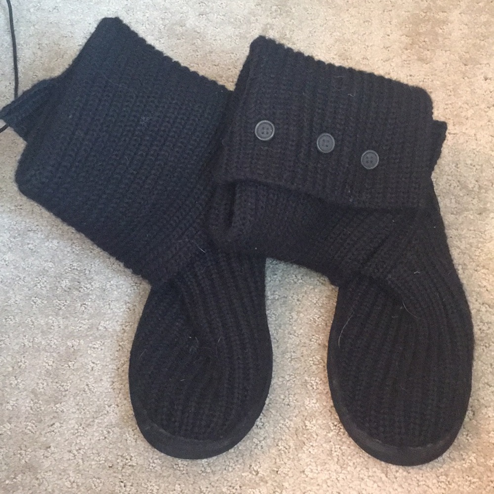 black knit uggs